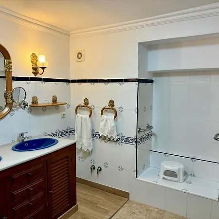 Three Gems Center - Eaw Homes Daire Marbella